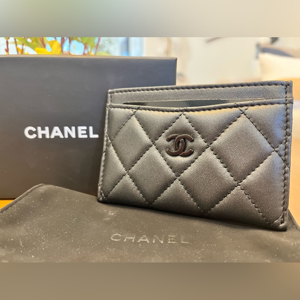 Brand New In Box! Rare Chanel Lambskin Quilted So Black Cardholder 23B